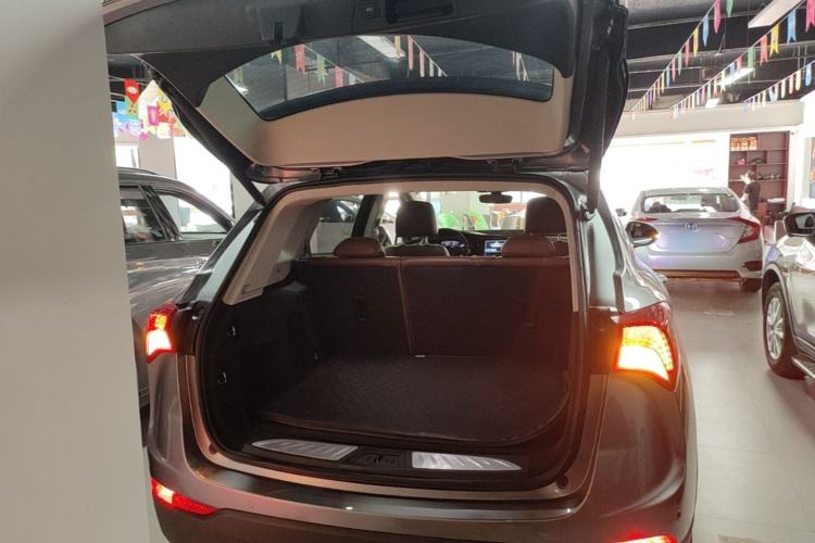 Used Buick Envision 2019 20T Two-Wheel Drive Luxury Version China VI Standard Trunk