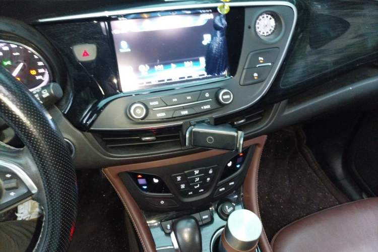 Used Buick Envision 2019 28T Four-Wheel Drive Elite Version China VI Standard Audio And AC Panel