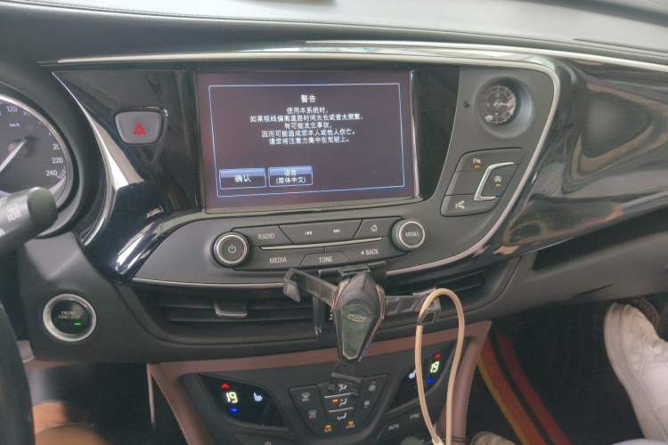 Used Buick Envision 2019 20T Two-Wheel Drive Luxury Version China V Standard Audio And AC Panel