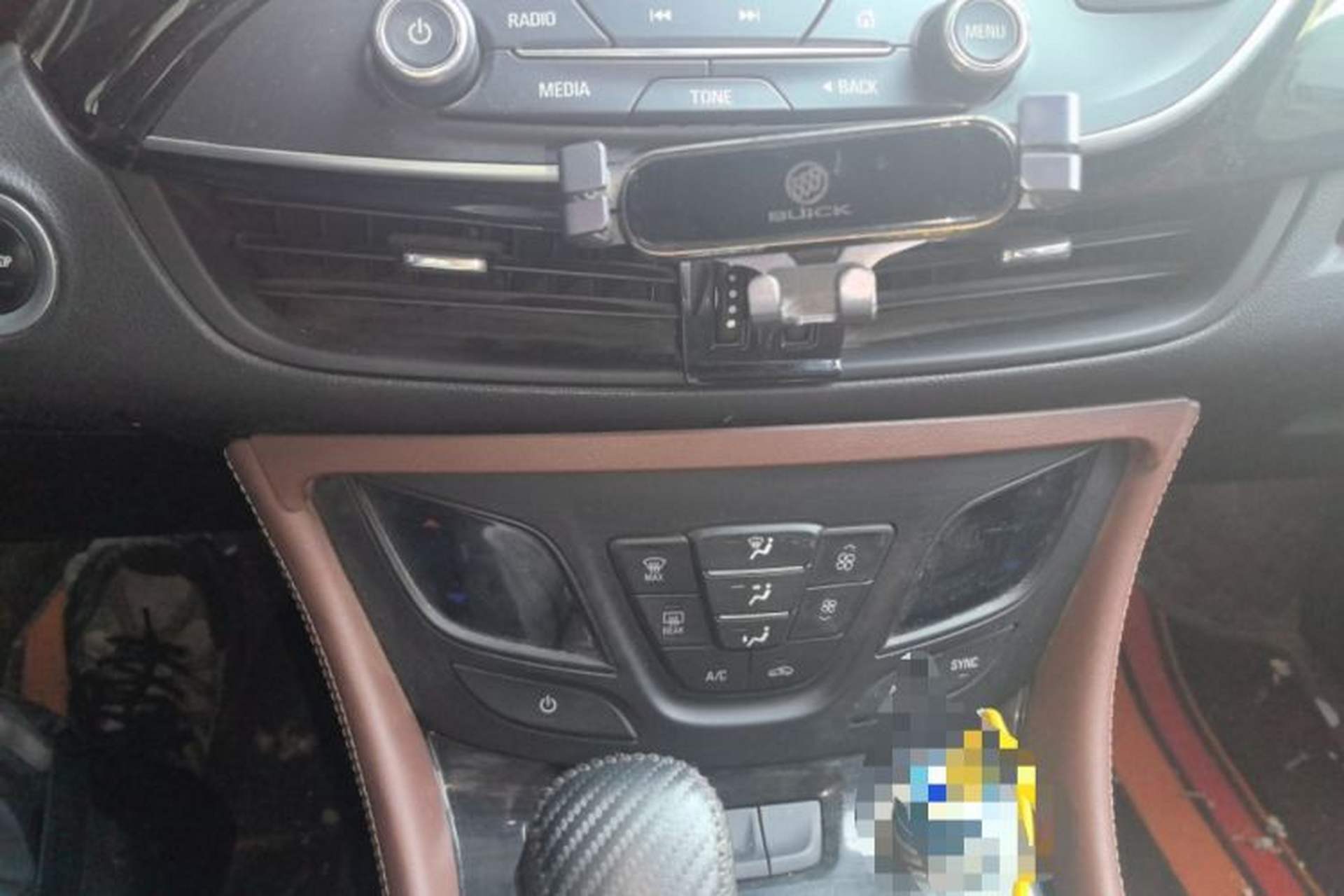 Used Buick Envision 2019 20T Two-Wheel Drive Luxury Version China VI Standard Audio And AC Panel