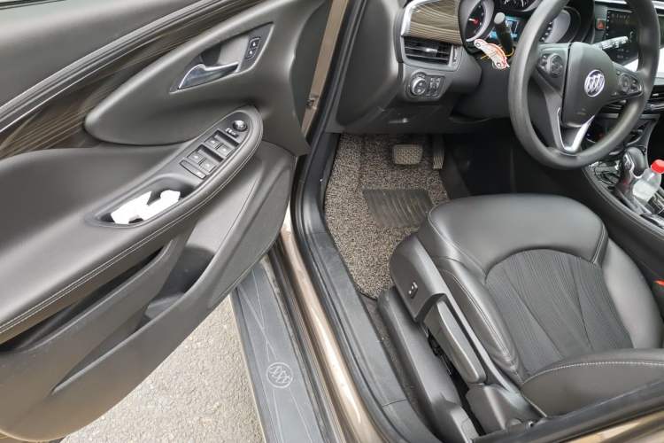 Used Buick Envision 2019 20T Two-Wheel Drive Leading Model China VI Standard Driver Seat