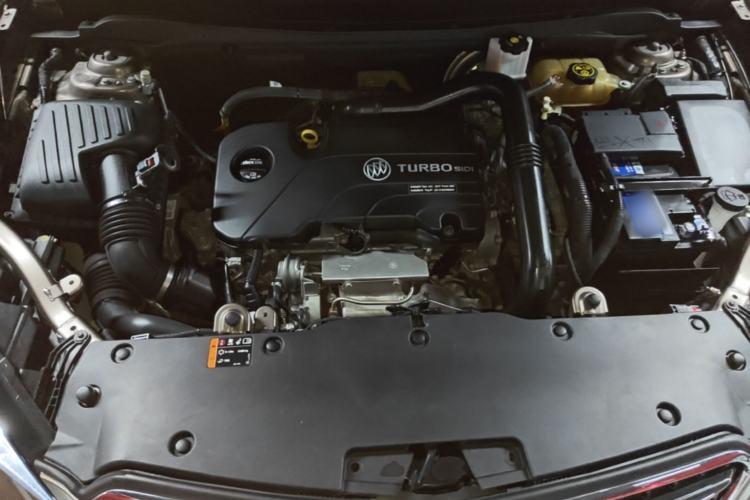 Used Buick Envision 2019 20T Two-Wheel Drive Leading Model China VI Standard Engine Bay