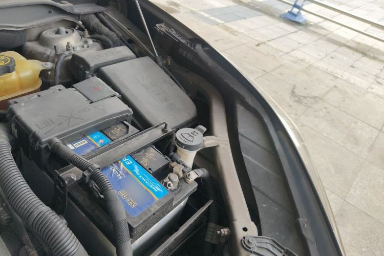 Used Buick Envision 2019 20T Two-Wheel Drive Luxury Version China V Standard Engine Bay Left