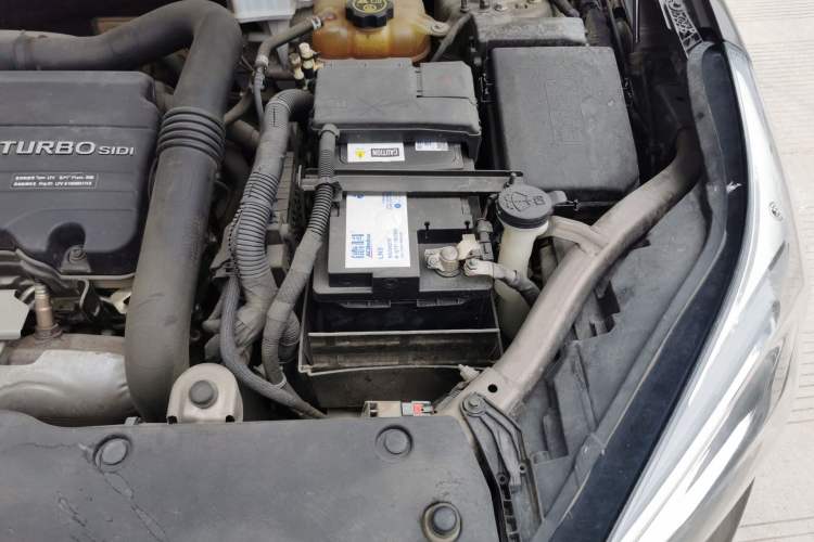 Used Buick Envision 2019 20T Two-Wheel Drive Leading Version China V Standard Engine Bay Left