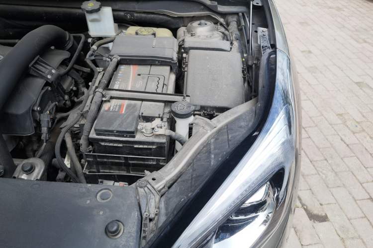 Used Buick Envision 2019 28T Four-Wheel Drive Elite Version China VI Standard Engine Bay Left