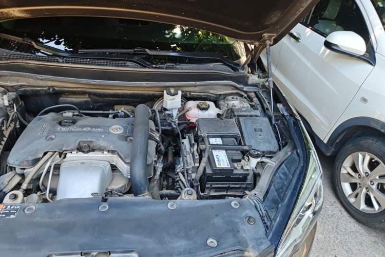 Used Buick Envision 2019 28T 4x4 Luxury Model China VI Standard Engine Bay Left