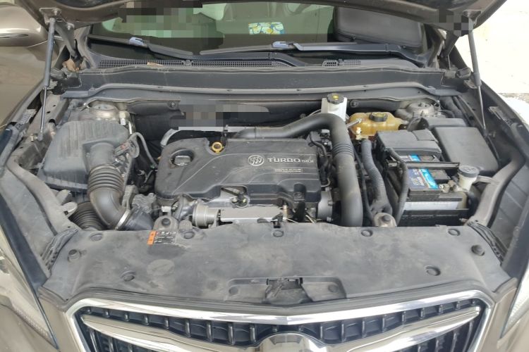 Used Buick Envision 2019 20T Two-Wheel Drive Luxury Version China V Standard Engine Bay