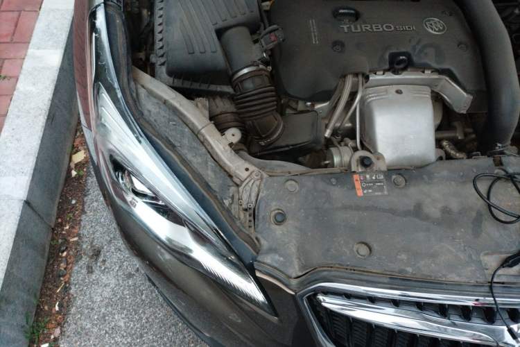 Used Buick Envision 2019 28T Four-Wheel Drive Elite Version China VI Standard Engine Bay Right