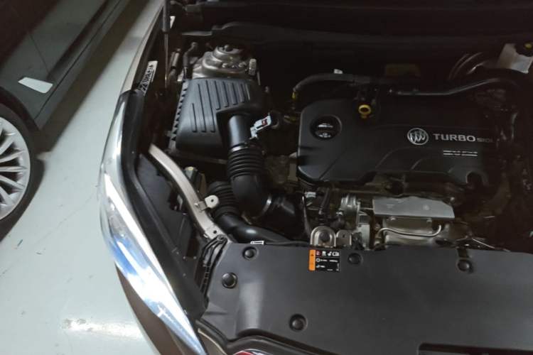 Used Buick Envision 2019 20T Two-Wheel Drive Leading Model China VI Standard Engine Bay Right