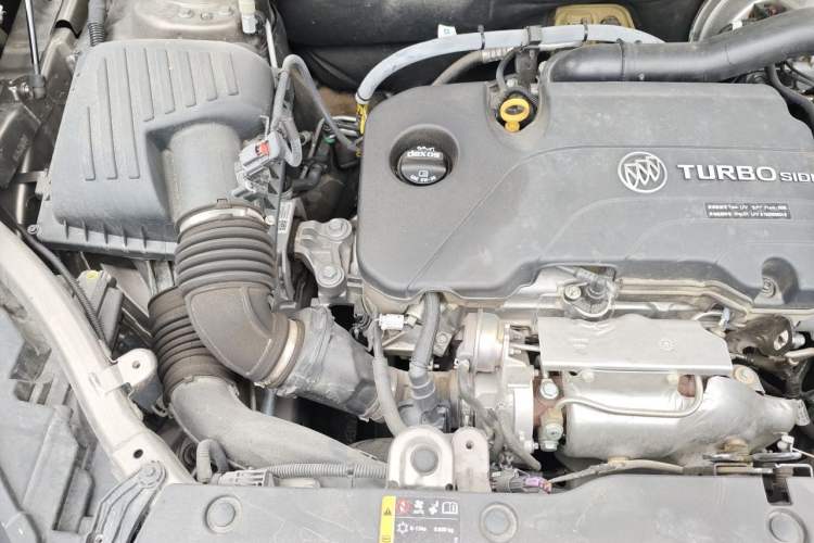 Used Buick Envision 2019 20T Two-Wheel Drive Leading Model China VI Standard Engine Bay Right
