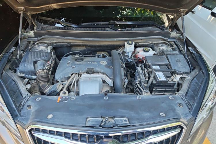 Used Buick Envision 2019 28T 4x4 Luxury Model China VI Standard Engine Bay