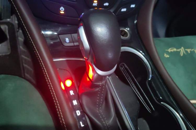 Used Buick Envision 2019 28T Four-Wheel Drive Luxury Version China V Standard Gear Lever