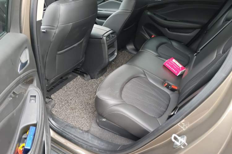 Used Buick Envision 2019 20T Two-Wheel Drive Leading Model China VI Standard Left Rear Seat