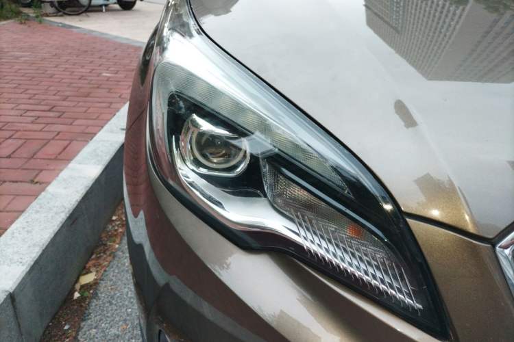 Used Buick Envision 2019 28T Four-Wheel Drive Elite Version China VI Standard Right Front Headlight