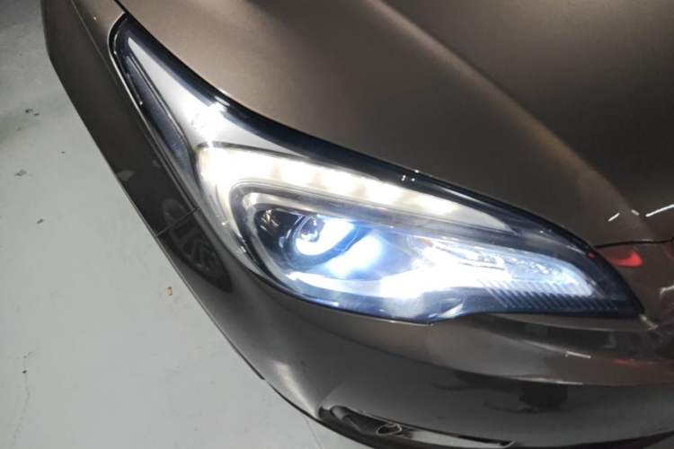 Used Buick Envision 2019 20T Two-Wheel Drive Leading Model China VI Standard Right Front Headlight