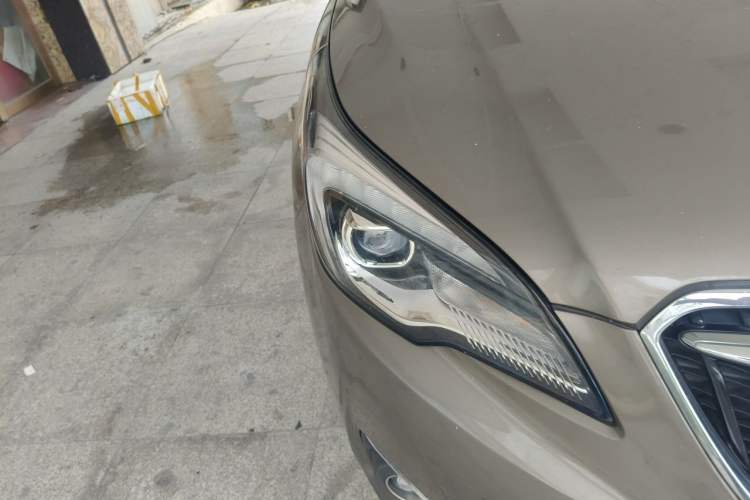 Used Buick Envision 2019 20T Two-Wheel Drive Luxury Version China V Standard Right Front Headlight