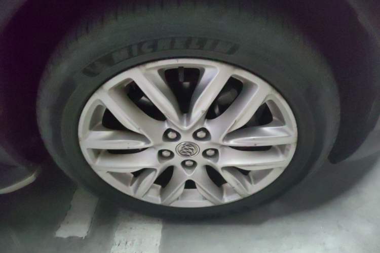 Used Buick Envision 2019 28T Four-Wheel Drive Luxury Version China V Standard Right Front Wheel Hub