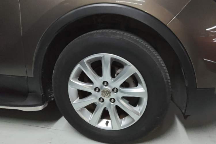 Used Buick Envision 2019 20T Two-Wheel Drive Leading Model China VI Standard Right Front Wheel Hub