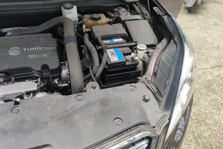 Used Buick Envision 2019 20T Two-Wheel Drive Luxury Version China VI Standard Engine Bay Left