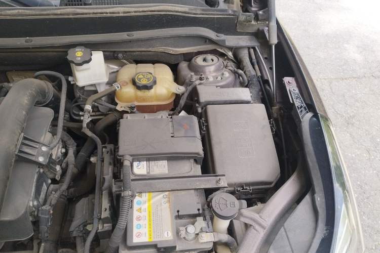 Used Buick Envision 2019 28T Four-Wheel Drive Elite Version China VI Standard Engine Bay Left
