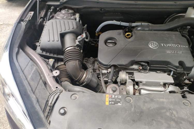Used Buick Envision 2019 20T Two-Wheel Drive Luxury Version China VI Standard Engine Bay Right