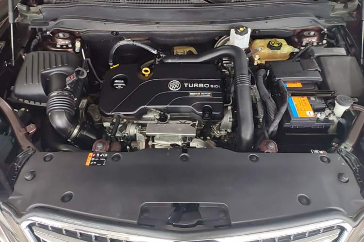 Used Buick Envision 2019 20T Two-Wheel Drive Elite Version China VI Standard Engine Bay