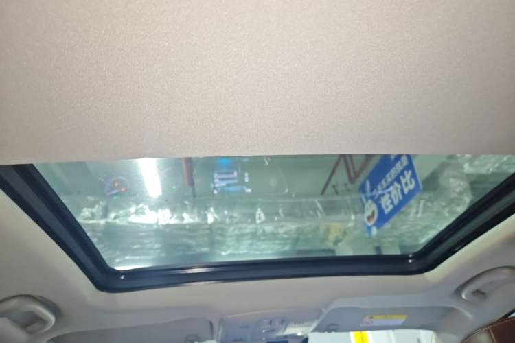 Used Buick Envision 2019 20T Two-Wheel Drive Luxury Version China VI Standard Headliner