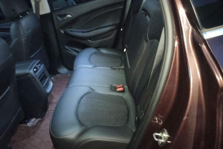 Used Buick Envision 2019 20T Two-Wheel Drive Leading Version China V Standard Interior 4