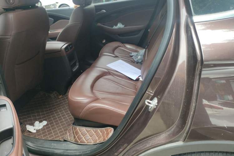 Used Buick Envision 2019 20T Two-Wheel Drive Luxury Version China VI Standard Left Rear Seat