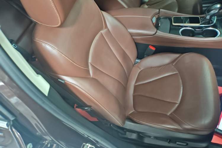 Used Buick Envision 2019 20T Two-Wheel Drive Luxury Version China VI Standard Right Front Seat