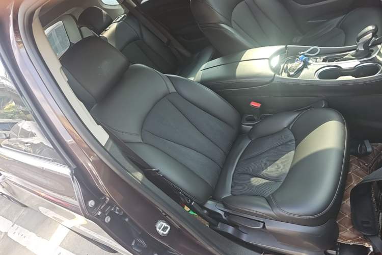 Used Buick Envision 2019 20T Two-Wheel Drive Leading Version China V Standard Right Front Seat