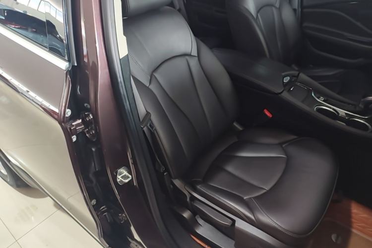 Used Buick Envision 2019 20T Two-Wheel Drive Elite Version China VI Standard Right Front Seat