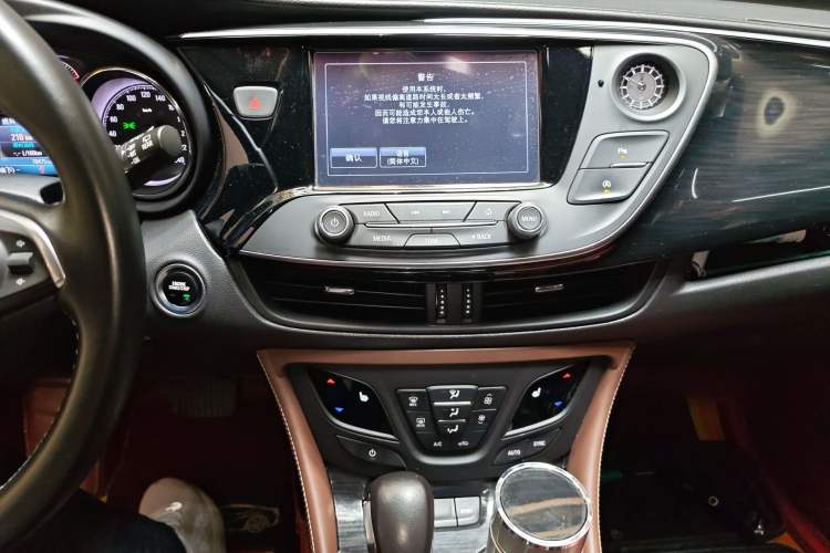 Used Buick Envision 2019 28T Four-Wheel Drive Elite Version China VI Standard Audio And AC Panel