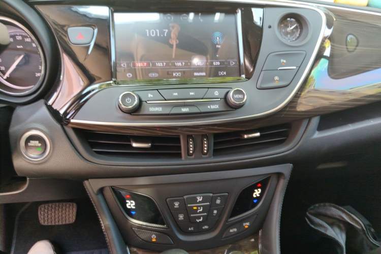 Used Buick Envision 2019 20T Two-Wheel Drive Leading Version China V Standard Audio And AC Panel