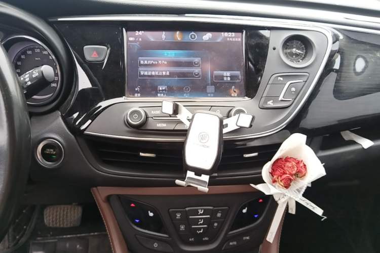 Used Buick Envision 2019 20T Two-Wheel Drive Luxury Version China V Standard Audio And AC Panel
