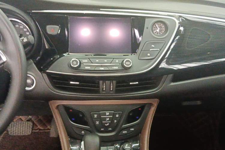 Used Buick Envision 2019 28T Four-Wheel Drive Elite Version China VI Standard Audio And AC Panel