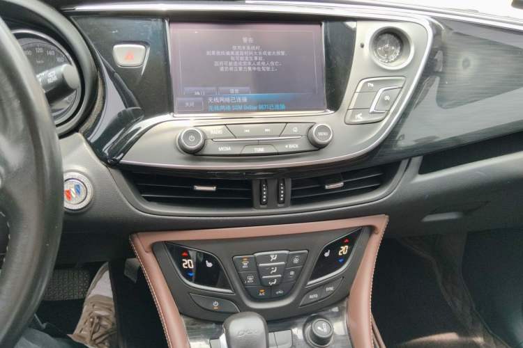 Used Buick Envision 2019 20T Two-Wheel Drive Luxury Version China VI Standard Audio And AC Panel