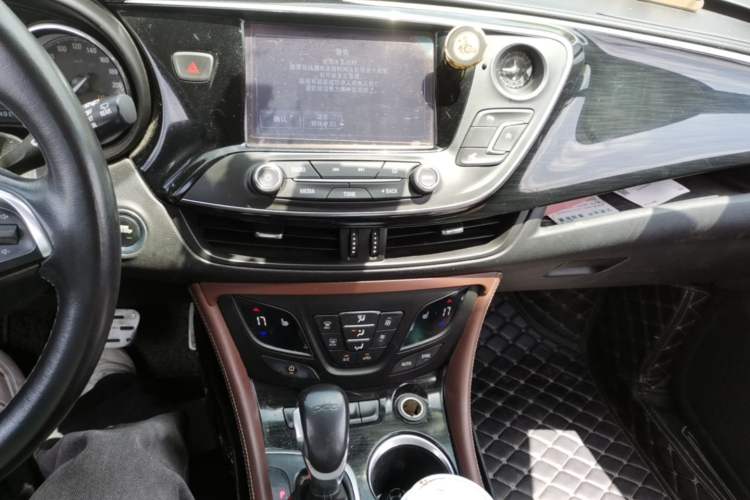 Used Buick Envision 2019 20T Two-Wheel Drive Luxury Version China V Standard Audio And AC Panel