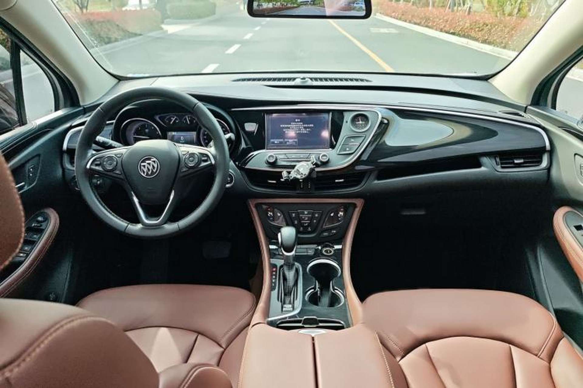 Used Buick Envision 2019 28T 4x4 Elite Version China V Standard Center Console