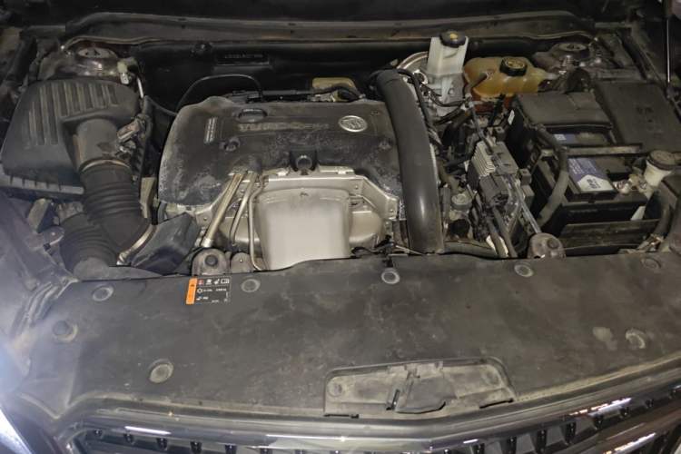Used Buick Envision 2019 28T Four-Wheel Drive Luxury Version China V Standard Engine Bay