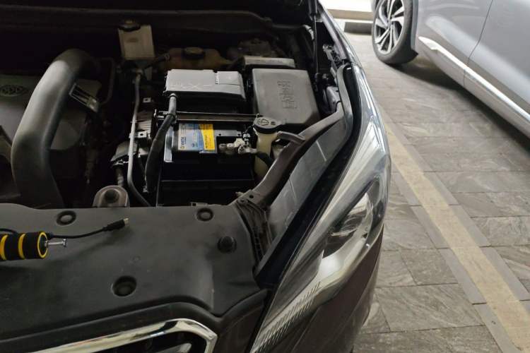 Used Buick Envision 2019 28T 4x4 Elite Version China V Standard Engine Bay Left