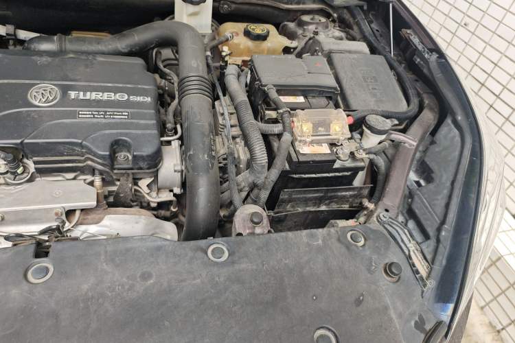 Used Buick Envision 2019 20T Two-Wheel Drive Leading Version China V Standard Engine Bay Left