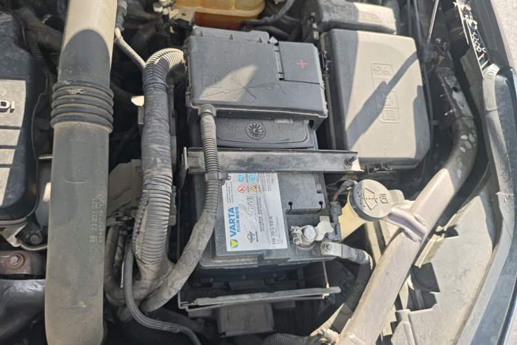 Used Buick Envision 2019 20T Two-Wheel Drive Elite Version China VI Standard Engine Bay Left