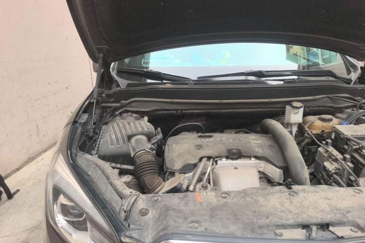 Used Buick Envision 2019 28T Four-Wheel Drive Luxury Version China V Standard Engine Bay Right