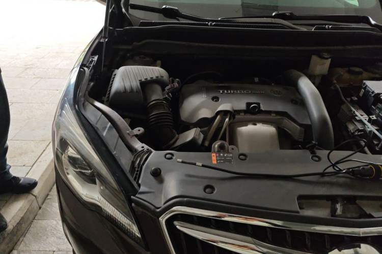 Used Buick Envision 2019 28T 4x4 Elite Version China V Standard Engine Bay Right