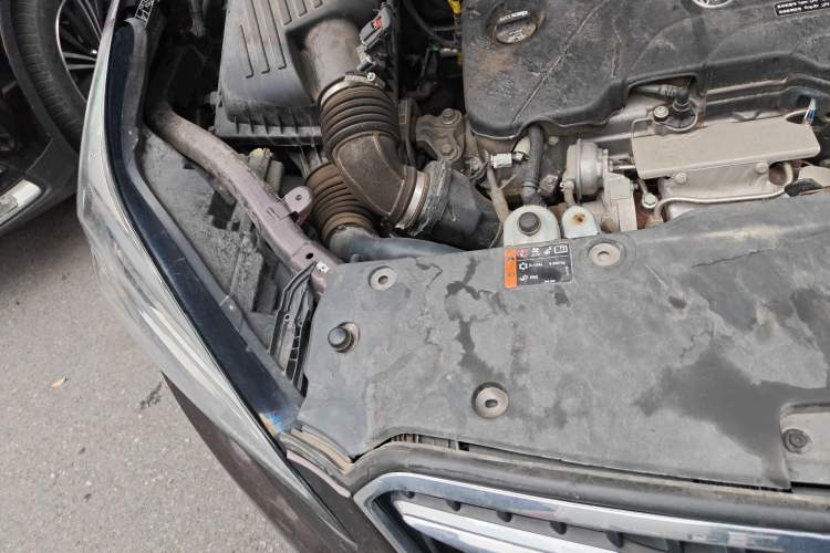 Used Buick Envision 2019 20T Two-Wheel Drive Leading Model China VI Standard Engine Bay Right