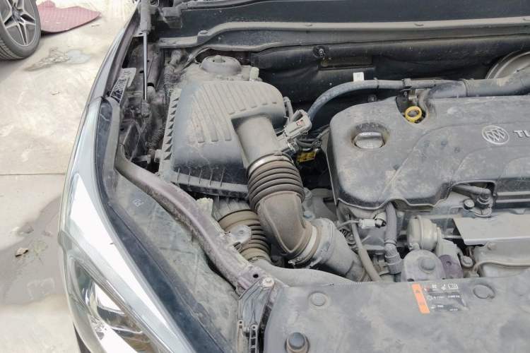 Used Buick Envision 2019 20T Two-Wheel Drive Luxury Version China VI Standard Engine Bay Right