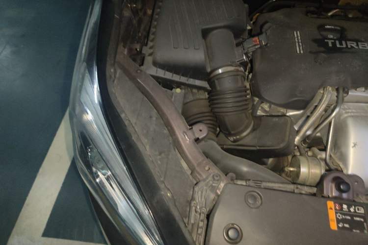 Used Buick Envision 2019 28T Four-Wheel Drive Elite Version China VI Standard Engine Bay Right