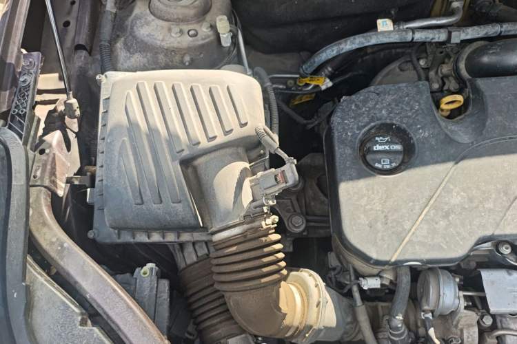 Used Buick Envision 2019 20T Two-Wheel Drive Elite Version China VI Standard Engine Bay Right