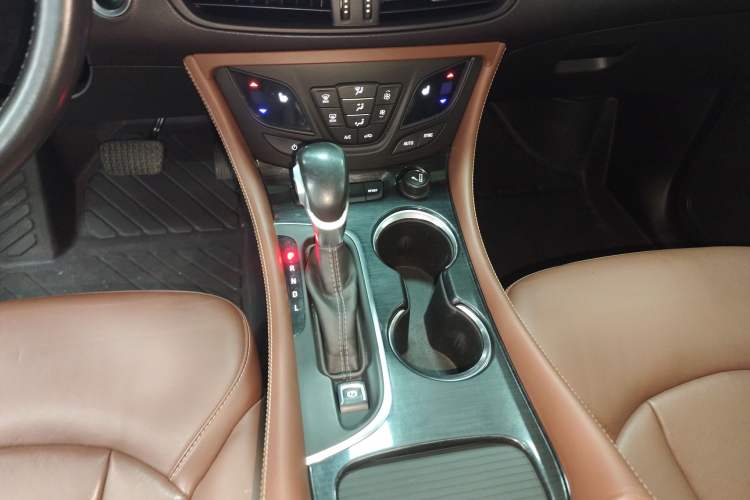 Used Buick Envision 2019 28T 4x4 Elite Version China V Standard Gear Lever